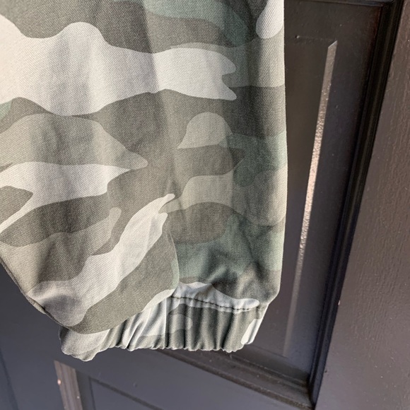 Old Navy Camo Military Style Jacket Size XXL- gently used - Picture 4 of 5